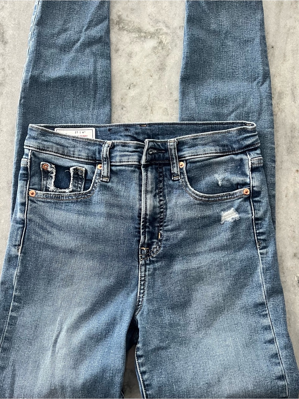 GAP True Skinny High Rise Jeans with Ripped Knee Detailing (Tall)